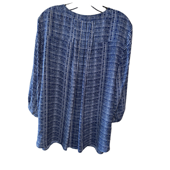 NYDJ's Blue Pintuck Blouse three-quarter-sleeved Size 1X - Picture 5 of 10